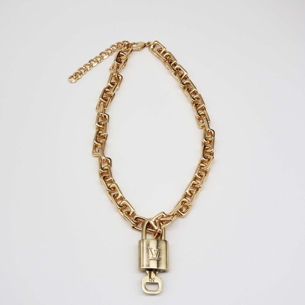 100% Auth Louis Vuitton Lock & Key with Unbranded Gold Plated Chain Necklace - Picture 7 of 9